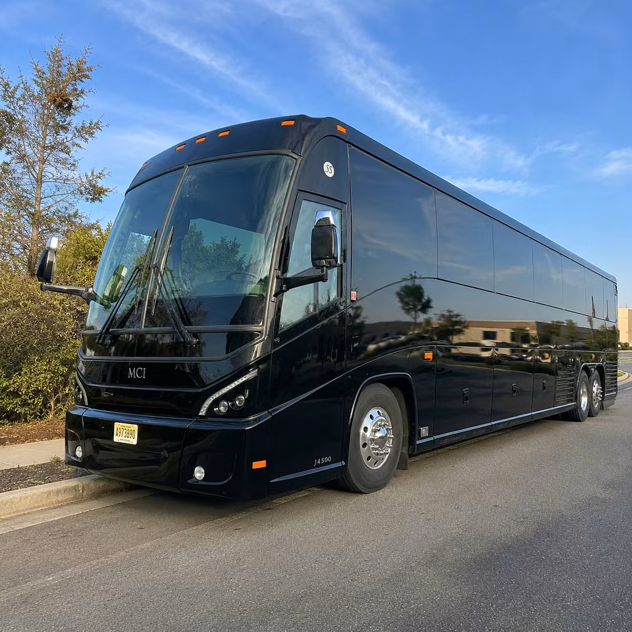airport and inter island transit shuttles for military personnel in waipahu