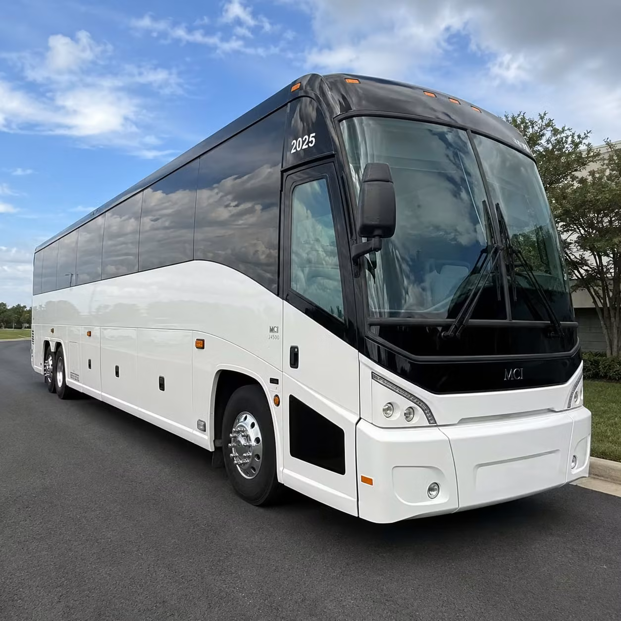 concert transportation for large groups and multi venue nights on oahu