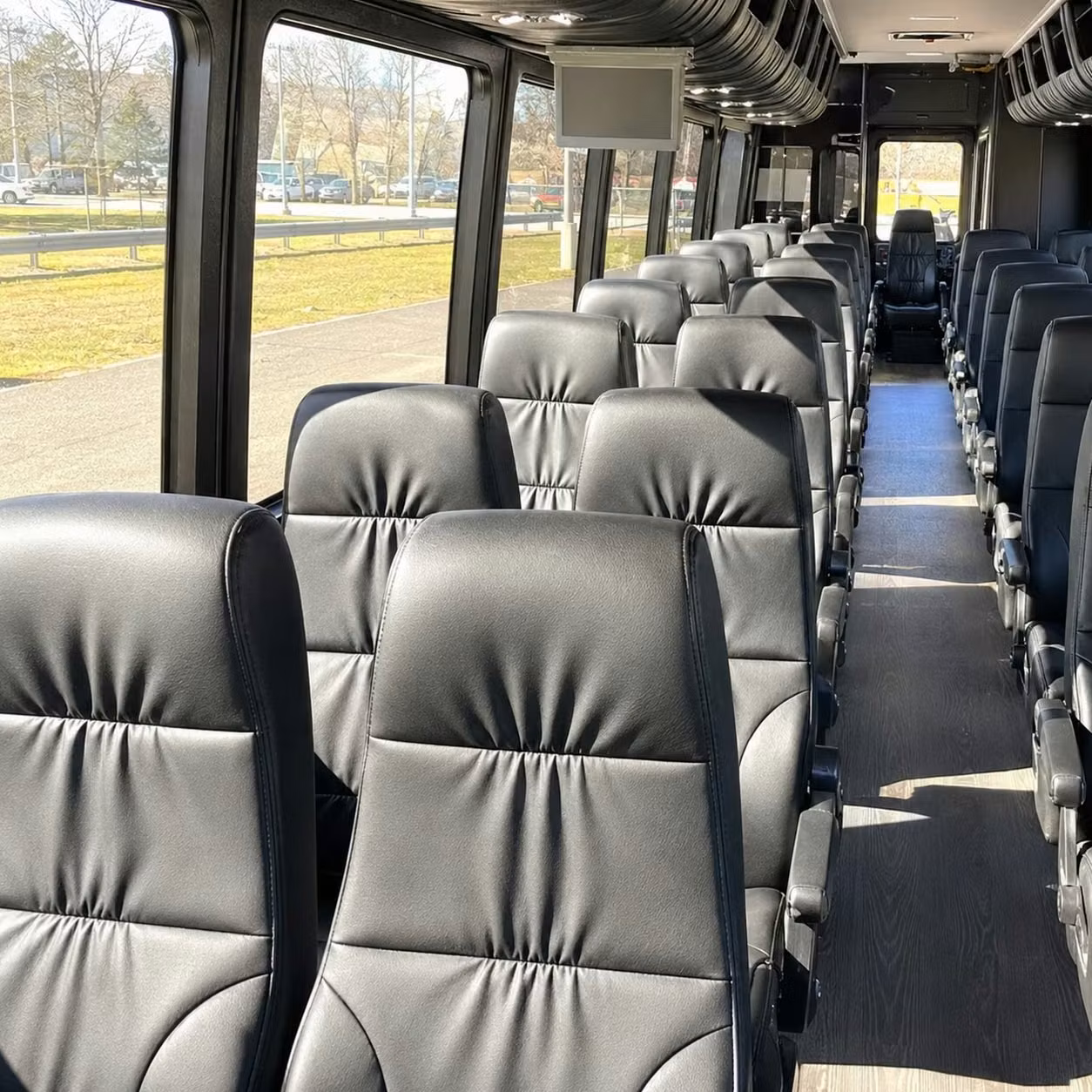 waipahu 28 passenger minibus rental